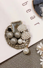 Load image into Gallery viewer, Luxury Brooch’s
